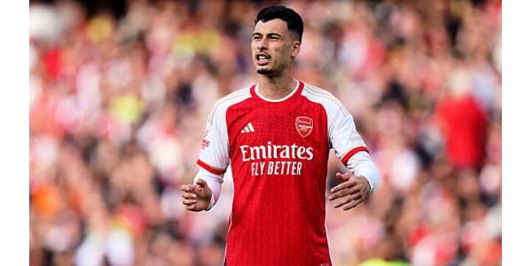 Newcastle United katkaisi Arsenalin voittosarjan Newcastle United katkaisi Arsenalin voittosarjan
